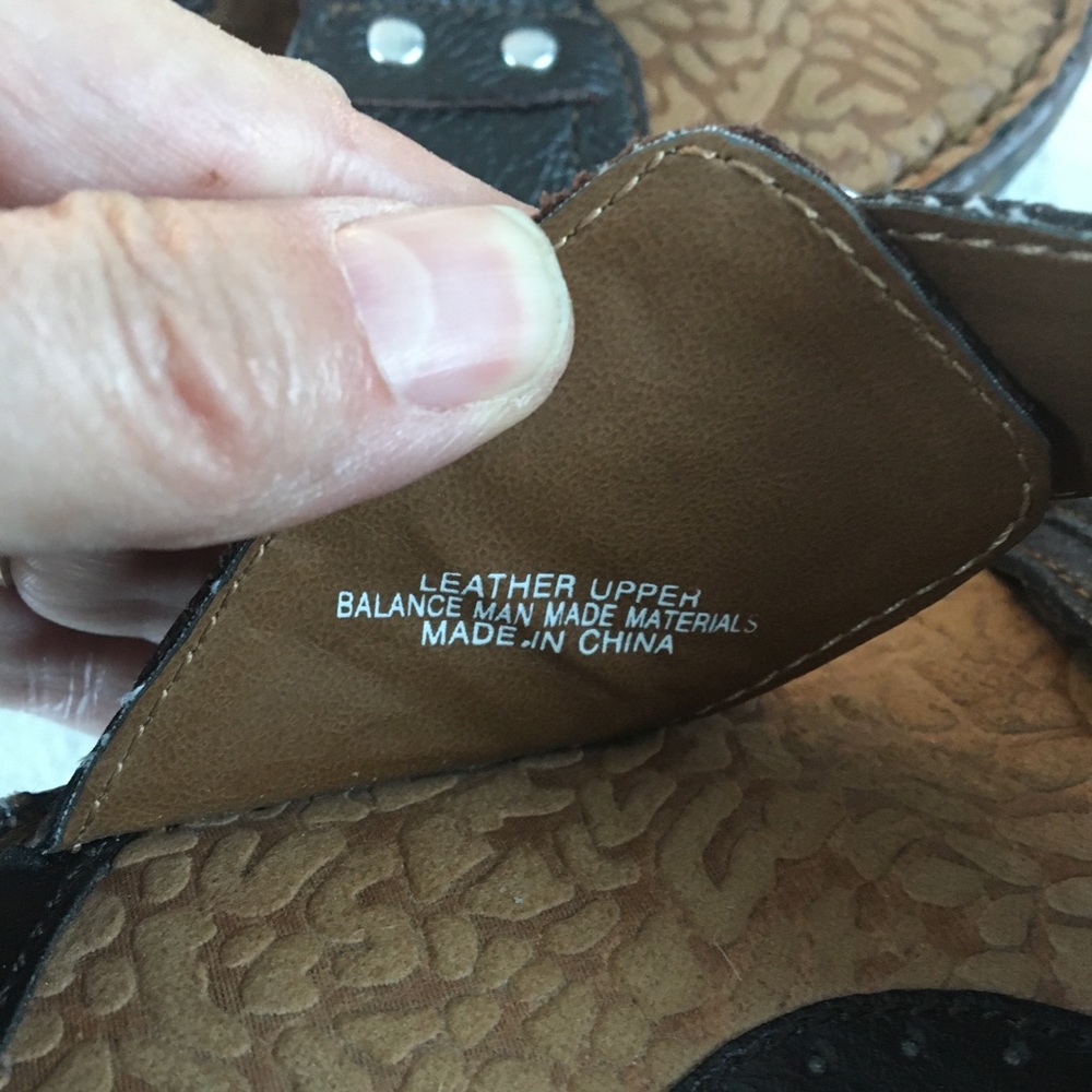 🎁2/$12  B. O. C 9 M/W BORN CONCEPT DARK BROWN SILVER & TAN SANDALS - Picture 6 of 8